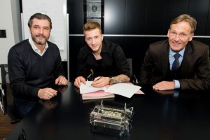 reus signing extension