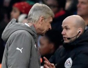 Wenger arguing Justarsenal.com