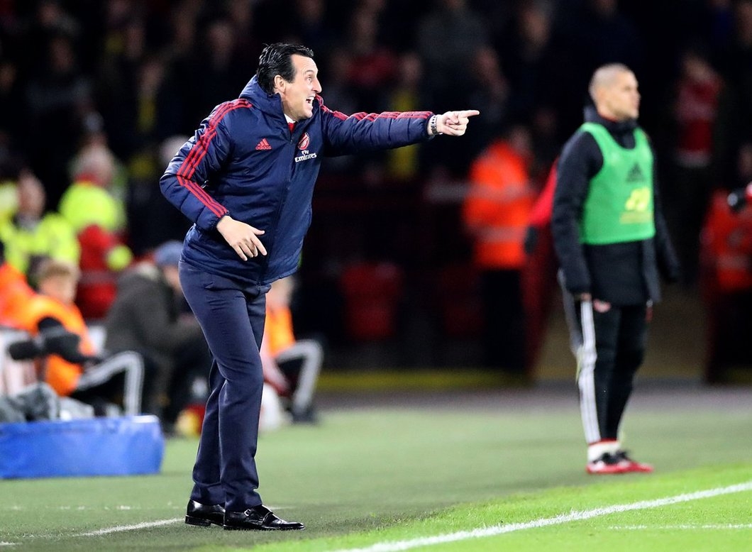 Emery-ordering-his-players-at-Arsenal