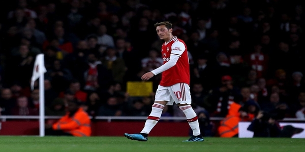 Ozil-out-of-favour-with-Arsenal