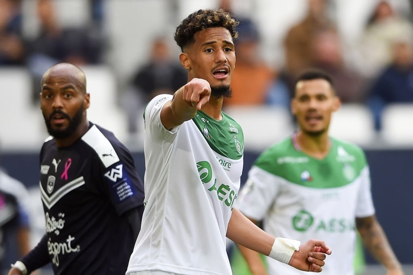 Saliba-in-action-for-Etienne