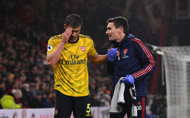 Sokratis-getting-treatment-for-Arsenal