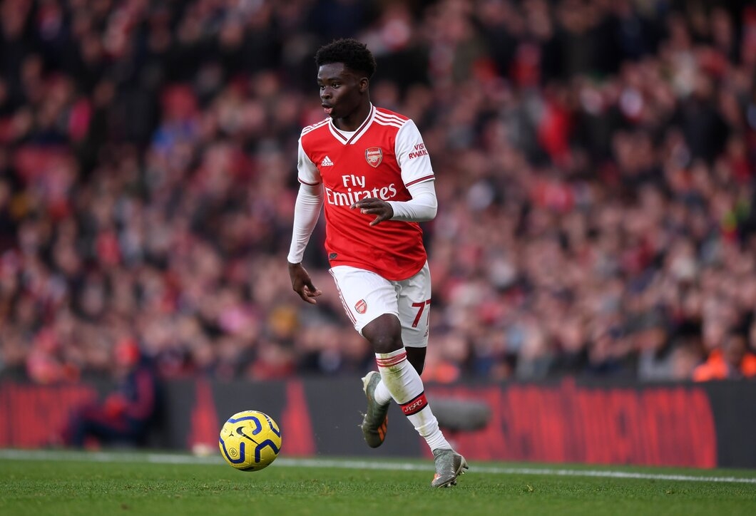 Saka-in-action-for-Arsenal