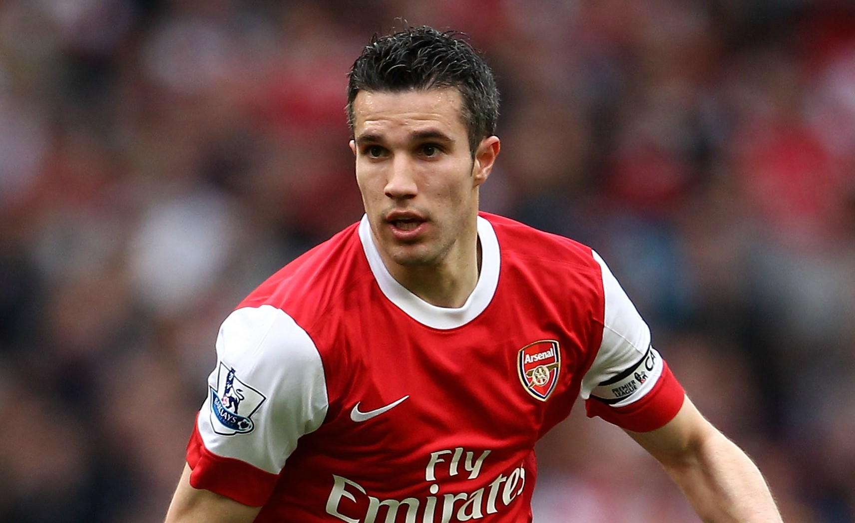 Van Persie mocks Arsenal for trying to use their financial health to convince him to stay Just Arsenal News