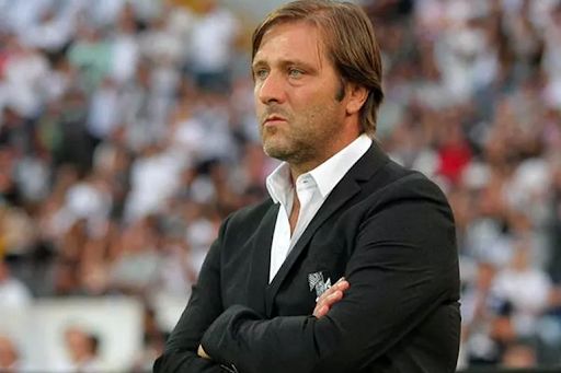Olympiacos manager