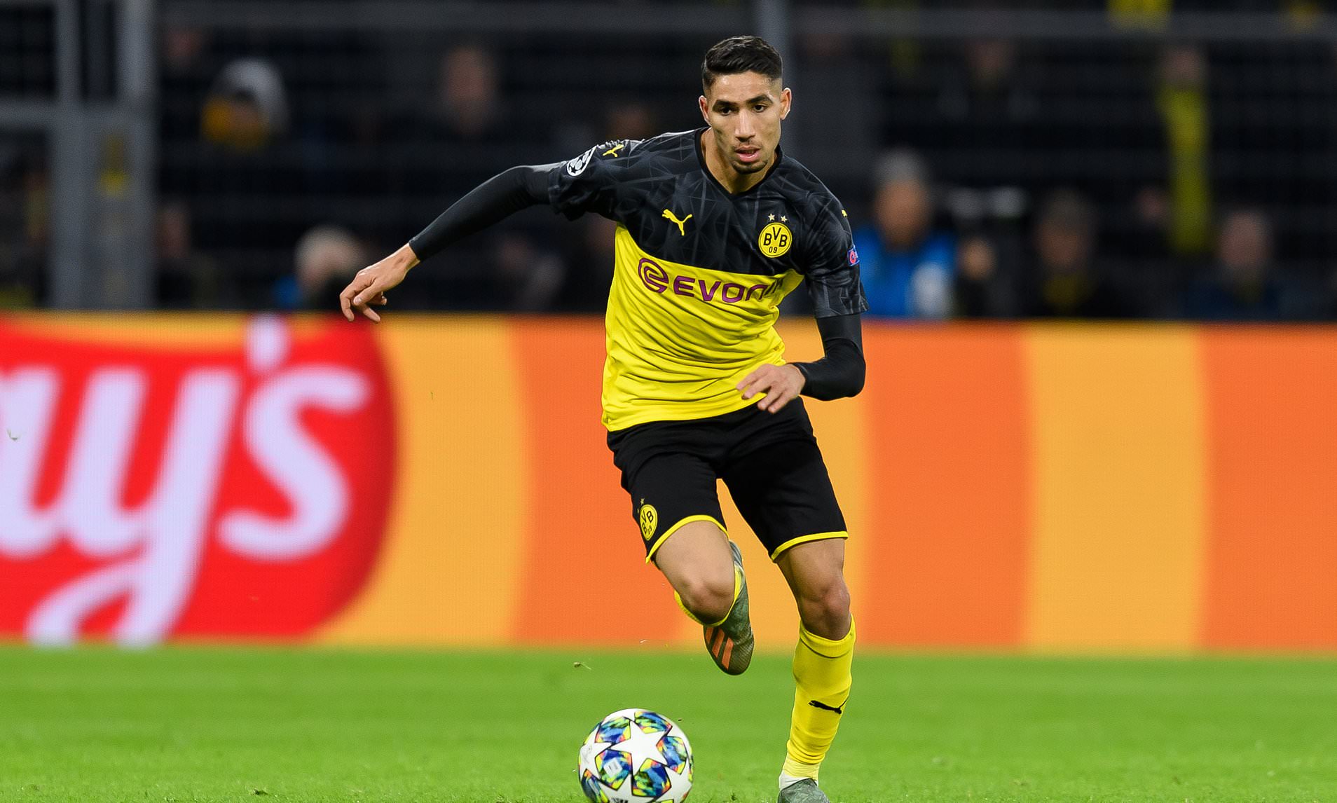 Achraf Hakimi Hints He Could Stay at Borussia Dortmund over Real