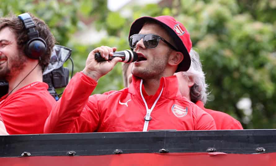  Wilshere theories emerge as he joins Arsenal first-team in Dubai