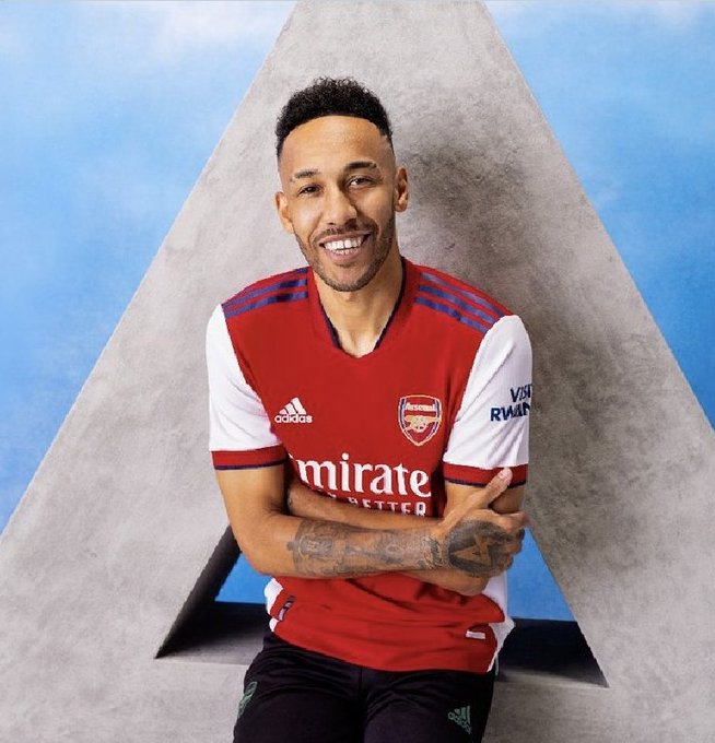 Images] Arsenal's new 2021/22 Home Kit - Hit or miss? - Just Arsenal News