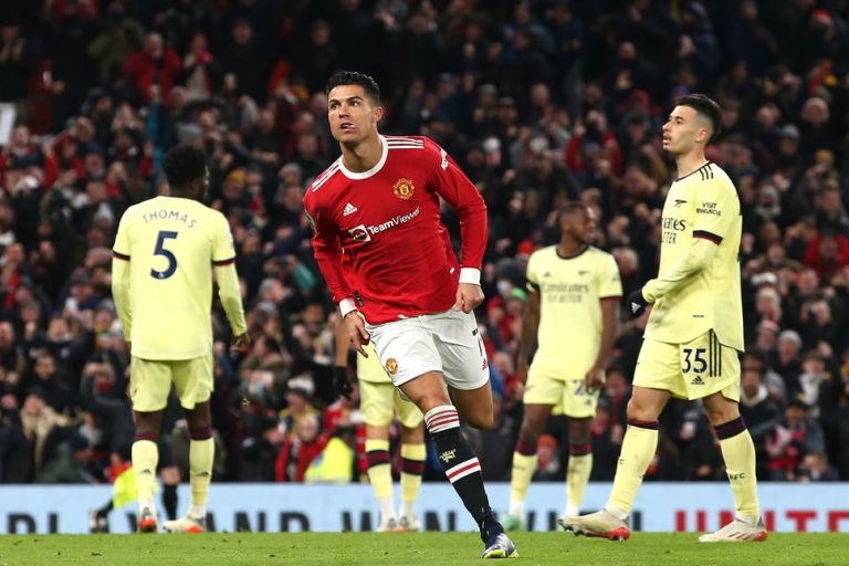 Arsenal lose five-goal thriller with Man United at Old Trafford - Just