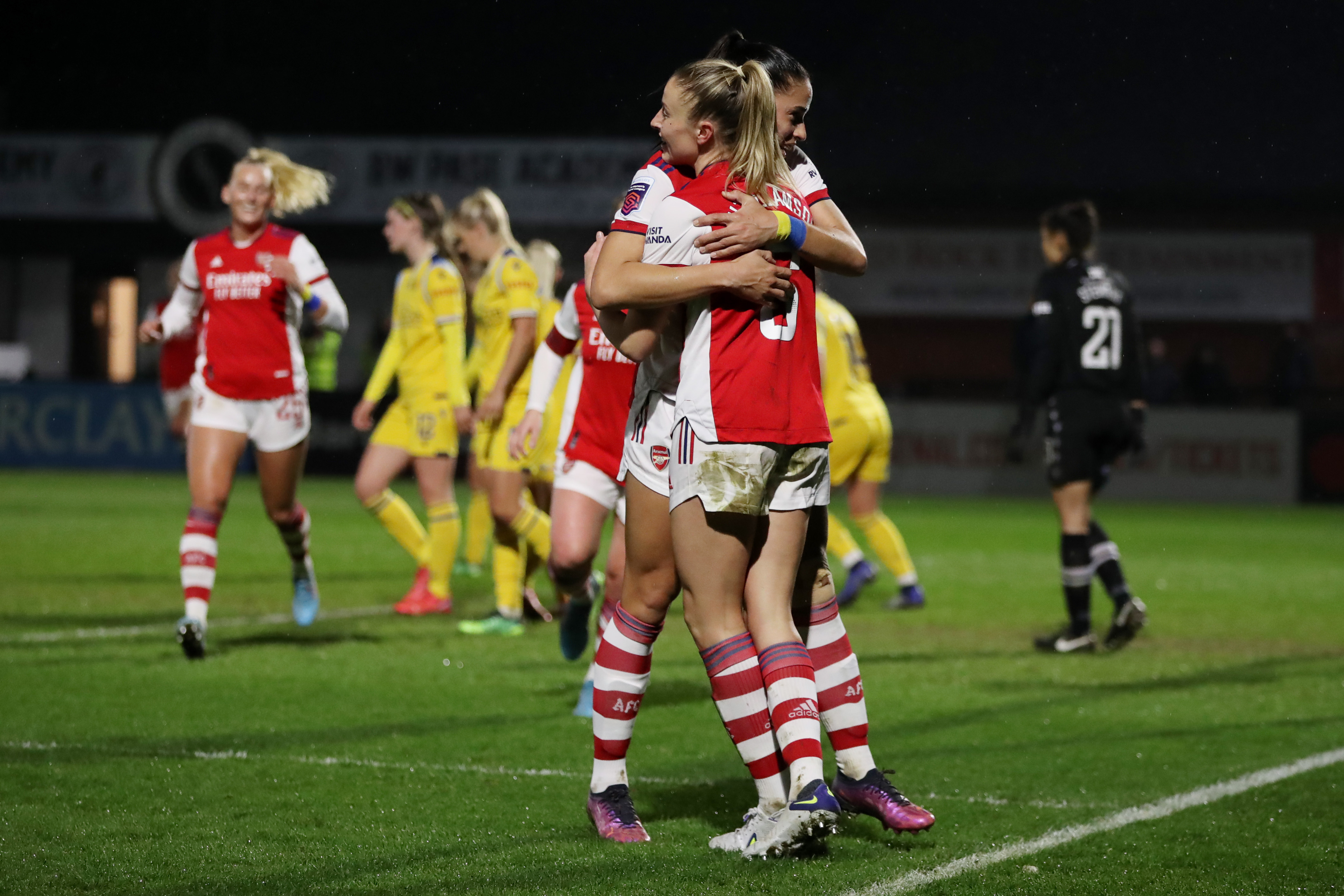 Arsenal Women's pay rises 30% but still behind men - BBC News