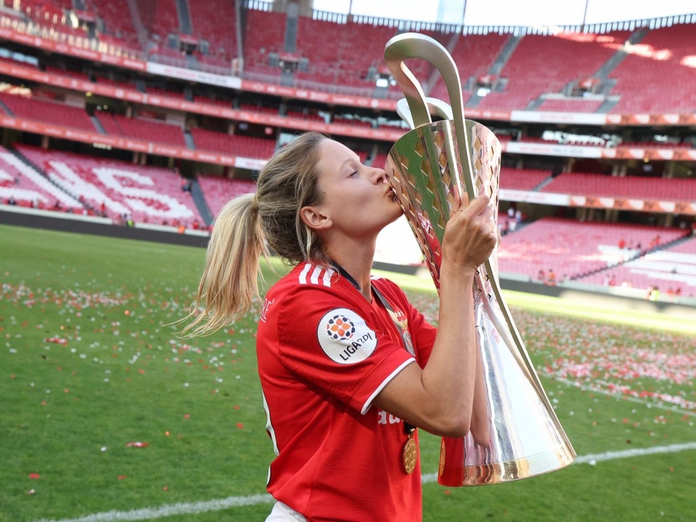 Alessia Russo announces move to Arsenal Ladies