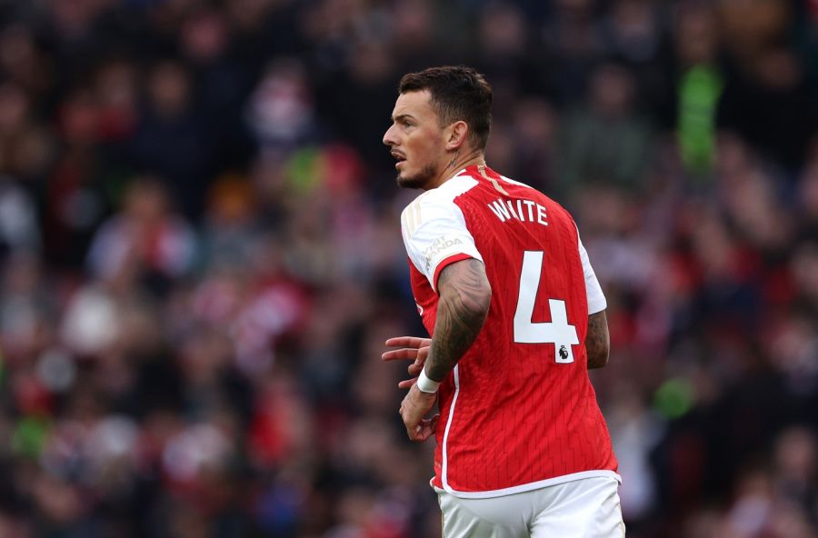 Arsenal fans not happy with Ben White's performance against