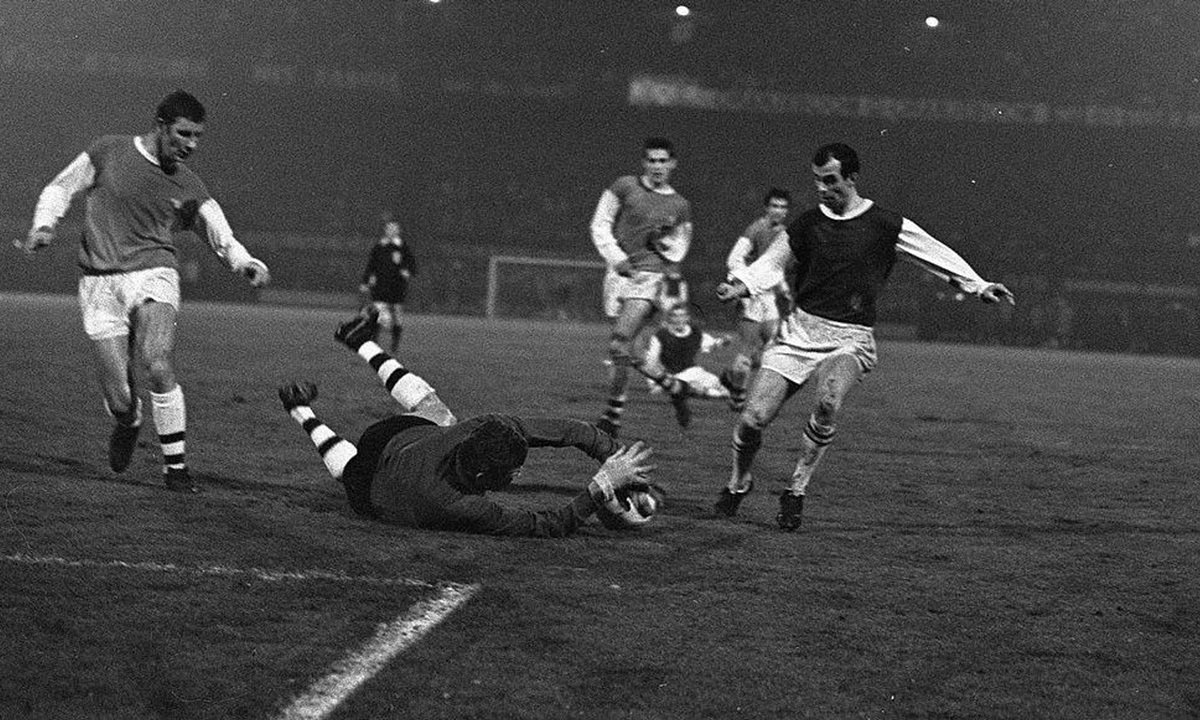 History: Frank Moss – The only Arsenal keeper to ever score a goal in a top flight match