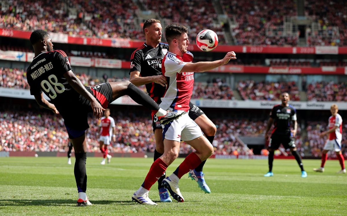 Review Arsenal beat Lyon 20 to win Emirates Cup easily thanks to two