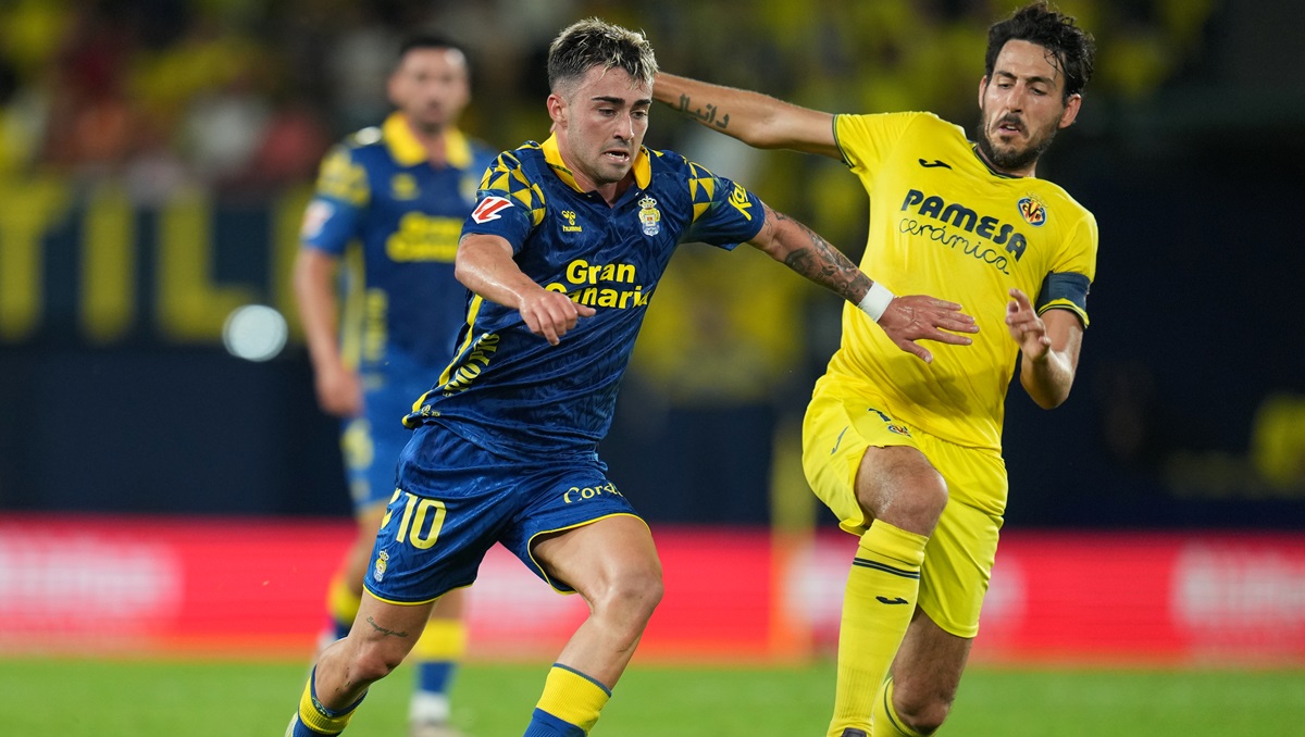Alberto Moleiro v Villarreal