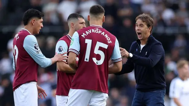 Julen Lopetegui with West Ham players v Fulham