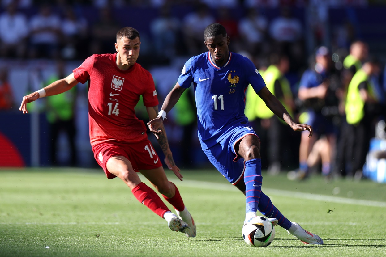 Kiwior for Poland against France