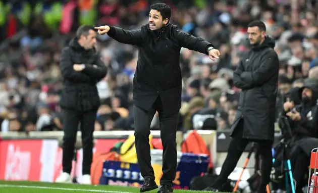 Arteta shouting instructions v Fulham