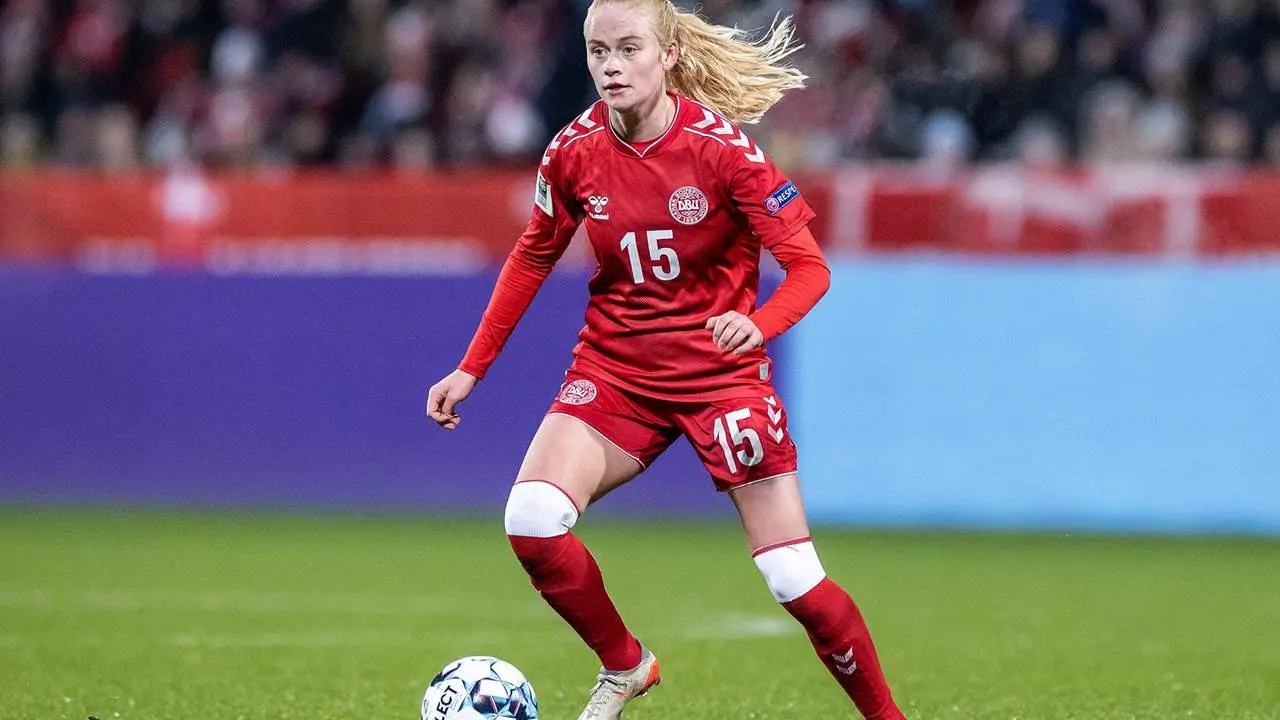 Arsenal Midfielder Kathrine Kuhl Could Make Permanent Move to Everton Women