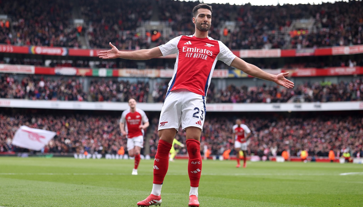 Mikel Merino celebrating a goal against Chelsea