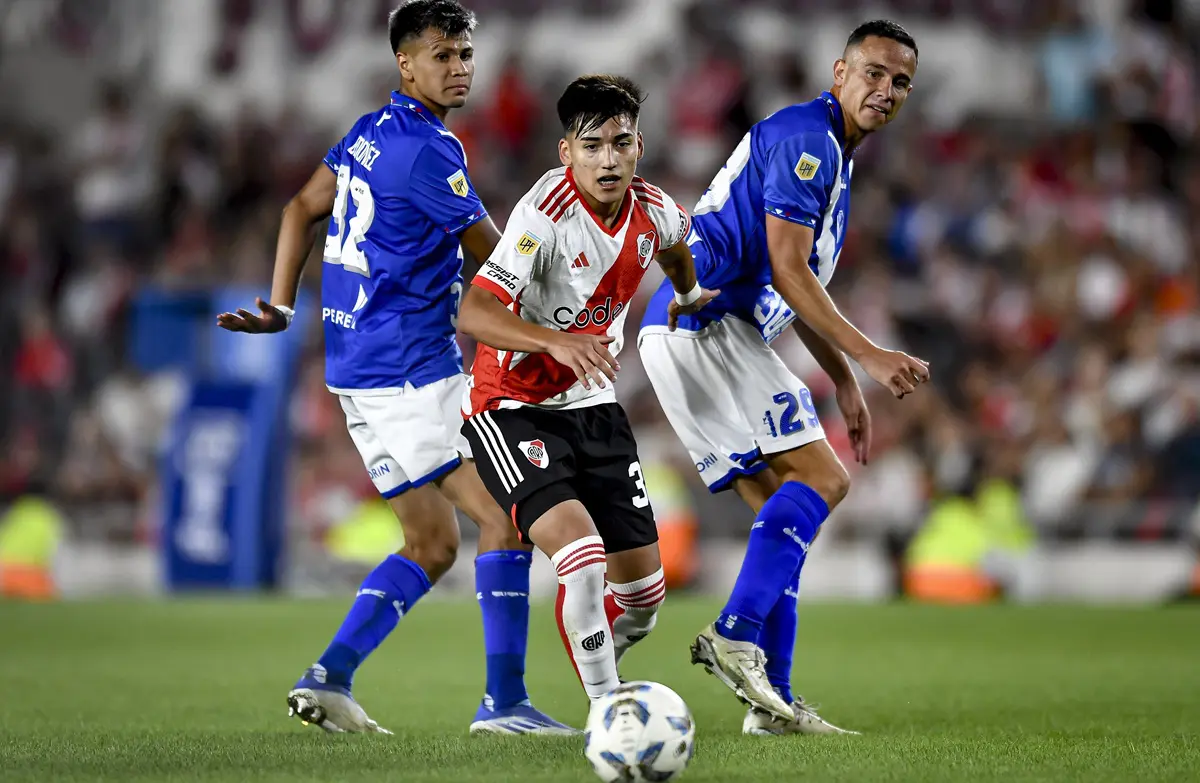 Barcelona will challenge Arsenal for impressive 18-year-old