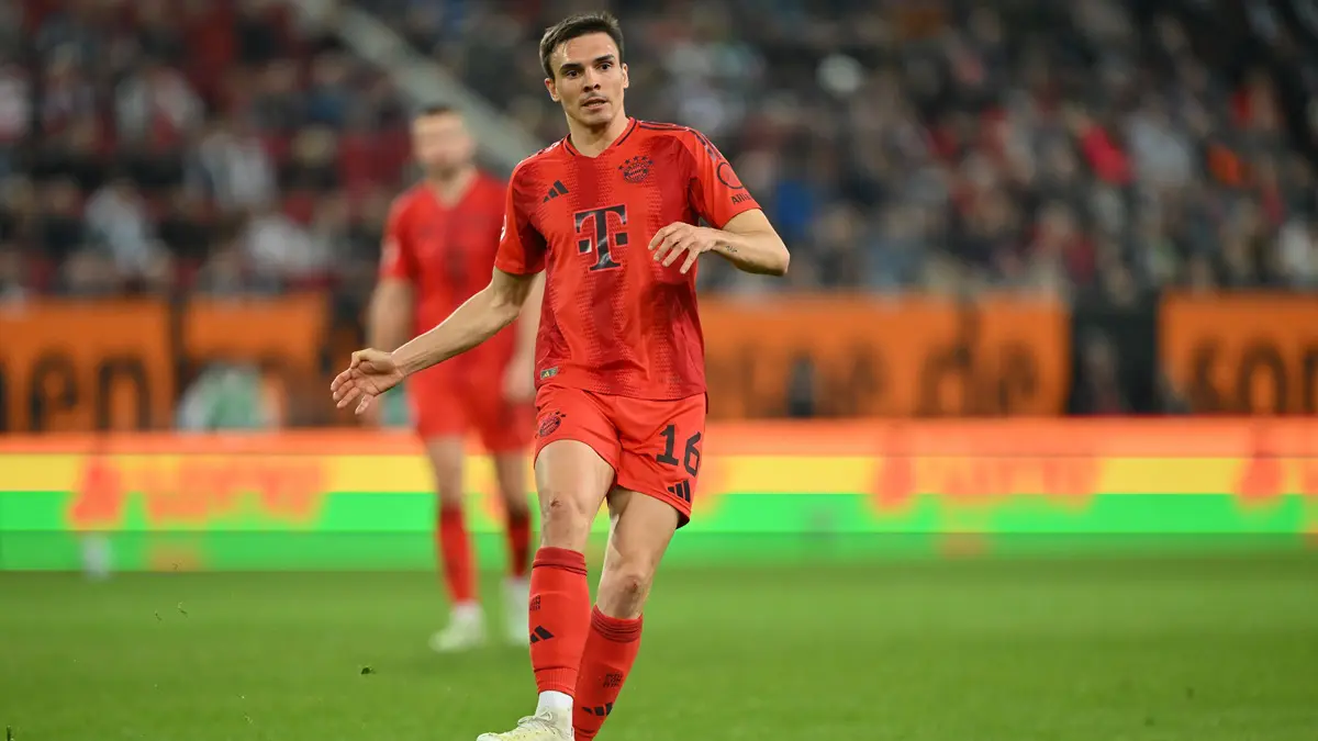 Arsenal Among Clubs Monitoring Defensive Midfielder as Bayern Look to Sell