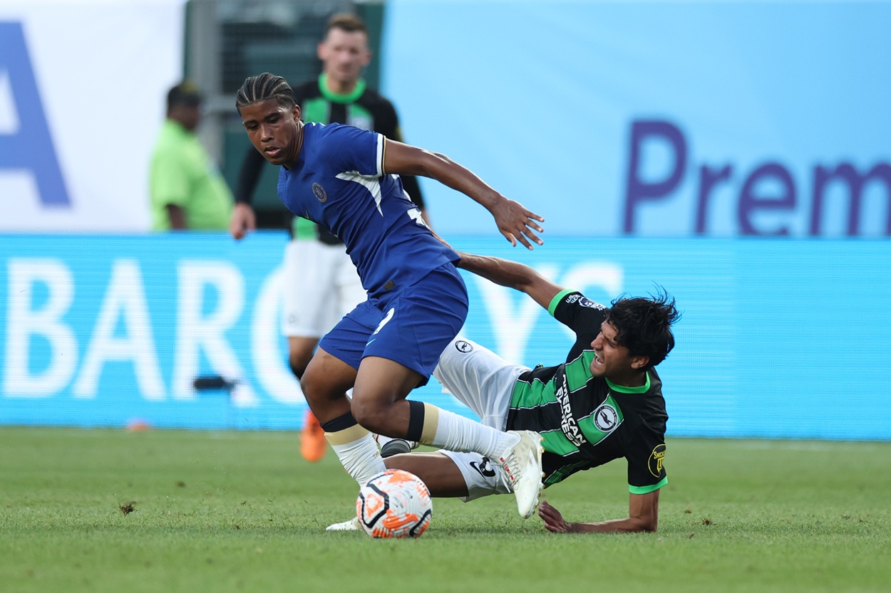 Arsenal may have to go head to head with PSG for Chelsea midfielder