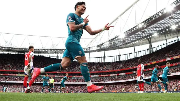 Evanilson celebrates scoring against Arsenal