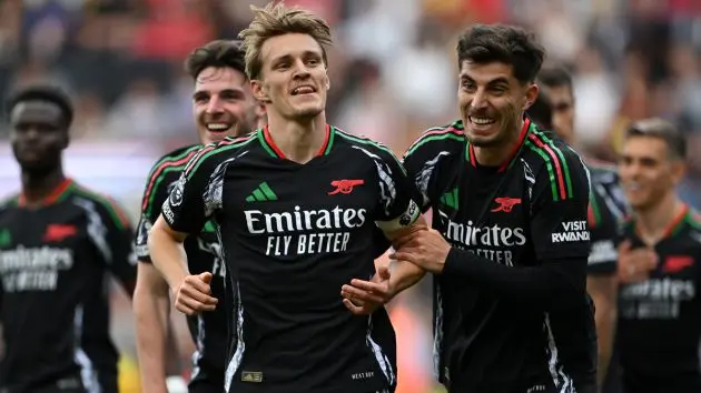 Odegaard celebrating v Southampton