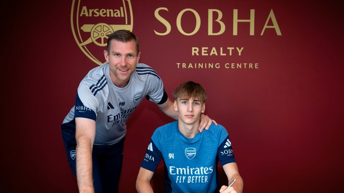 Arsenal signs teenage goalkeeper from MK Dons