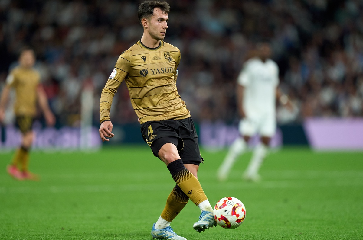 ‘He hardly ever passes’ Pundit discusses Arsenal new boy Zubimendi