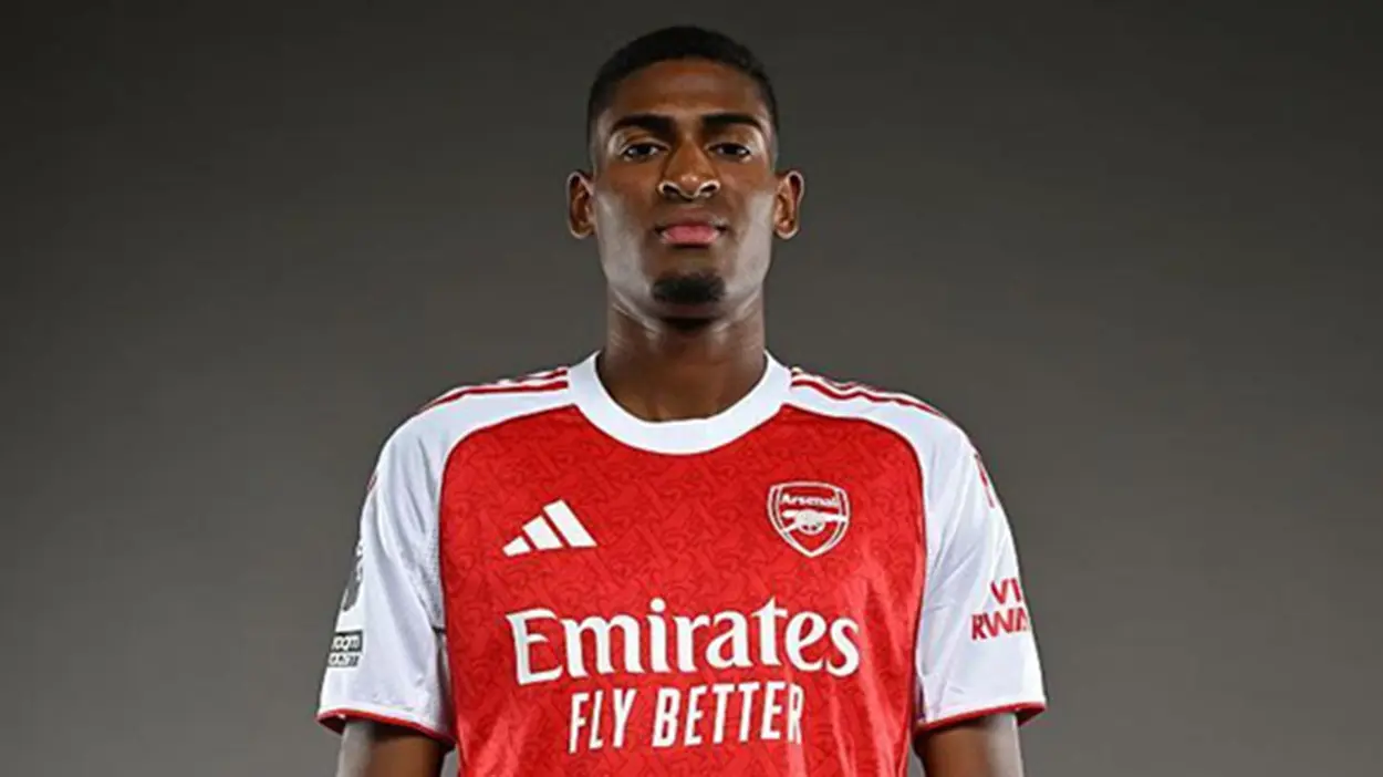 Despite the defeat, one Gunner’s almost flawless performance at Anfield wins Gooners’ hearts