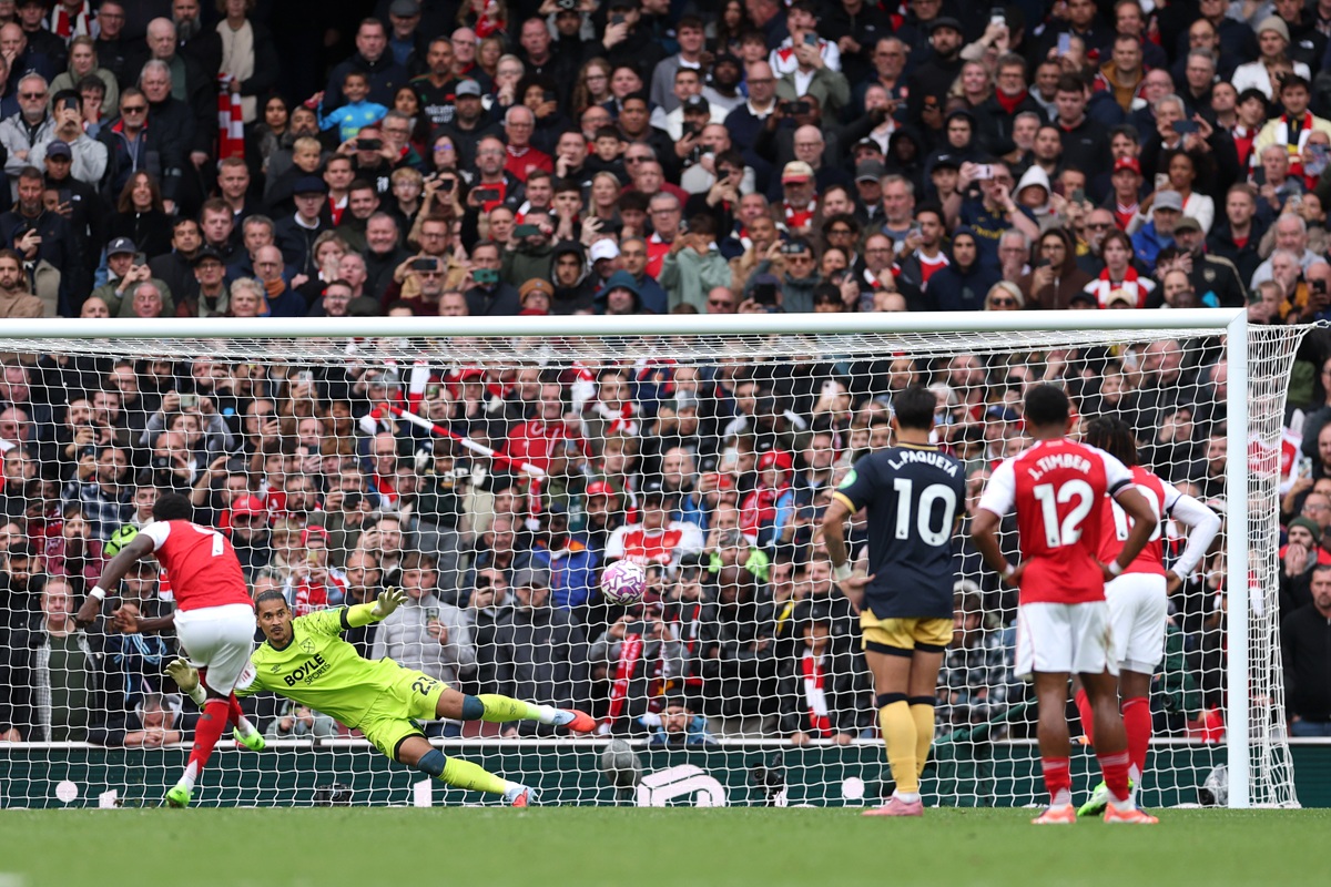 ‘We’ll keep the conversation in house’ – Bukayo Saka tight-lipped about Arsenal’s penalty situation