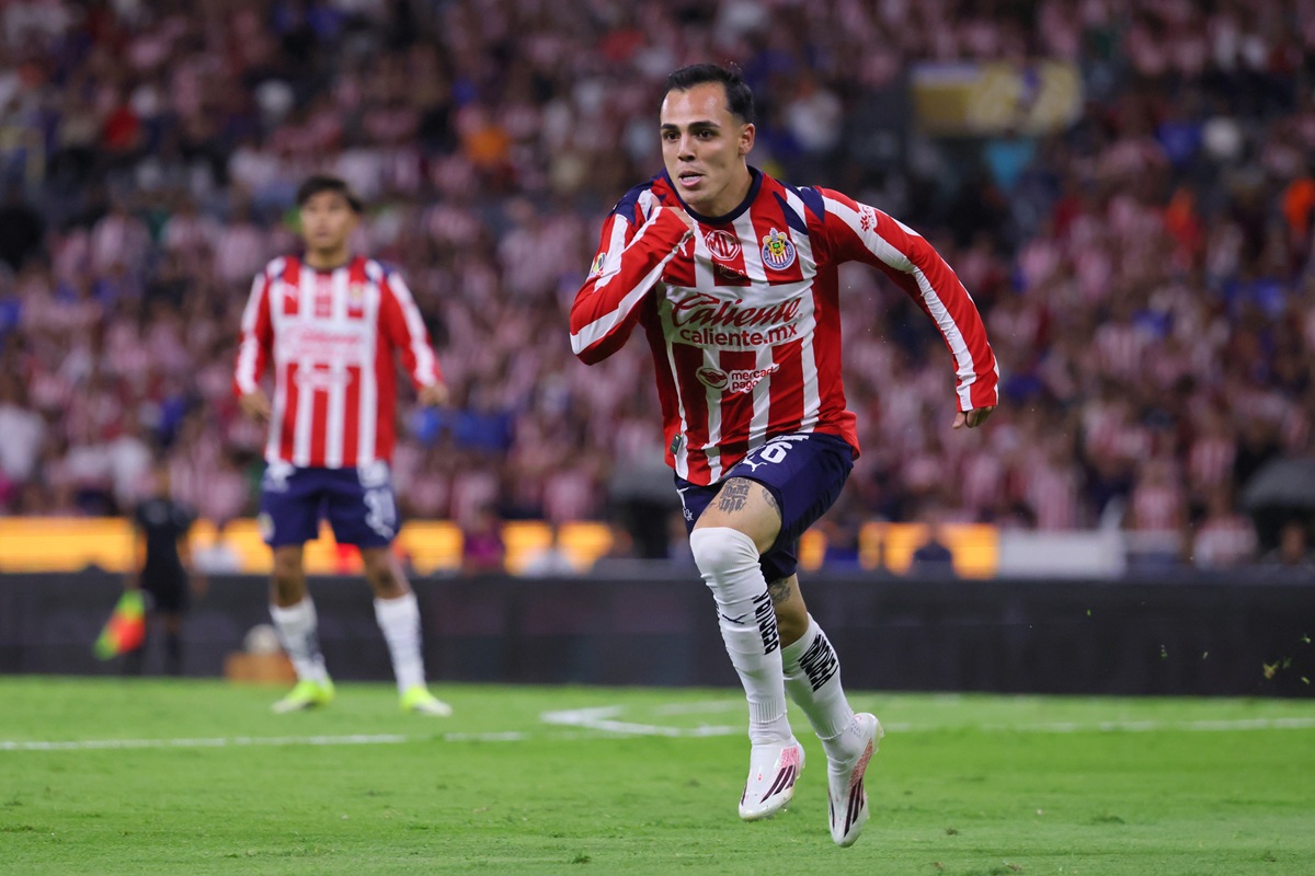 19-year-old Chivas winger is catching Arsenal’s attention