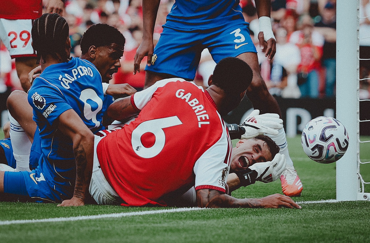 Did Gabriel escape a red card against Chelsea?