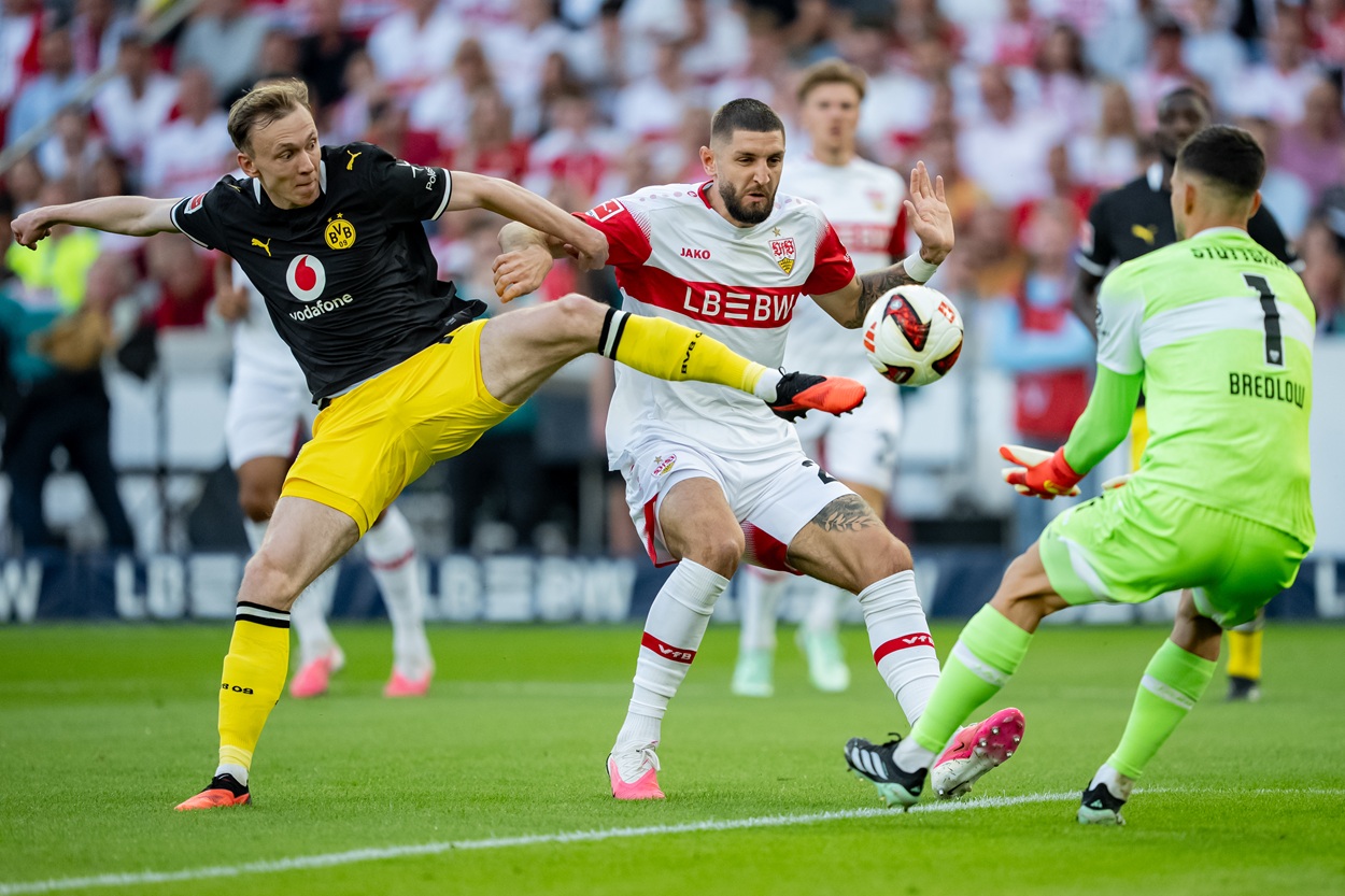 Report: Arsenal tracking Nwaneri’s Dortmund teammate as striker search continues