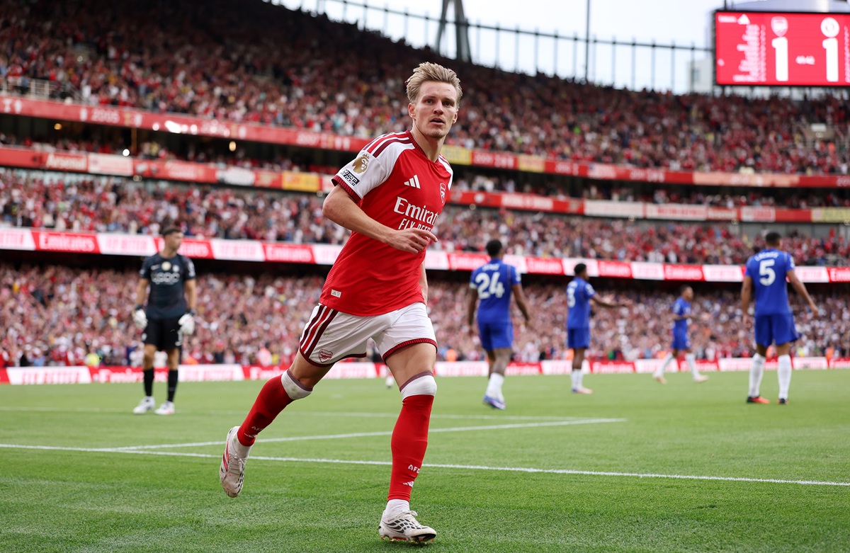 “A joy to watch” Ashley Young praises Arsenal’s star after Chelsea win