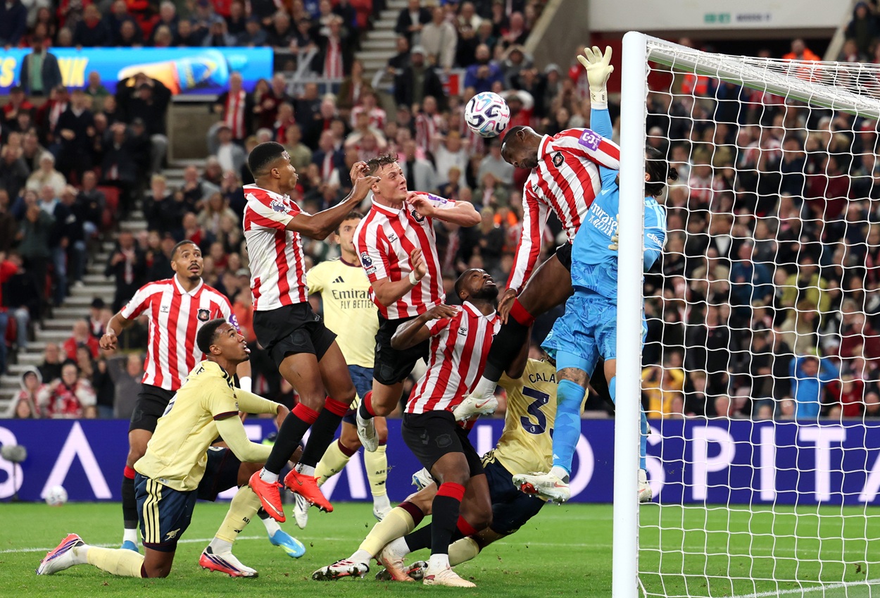 Arsenal Survive Sunderland Storm as Bruno Scores a Stunner in 2-0 Win
